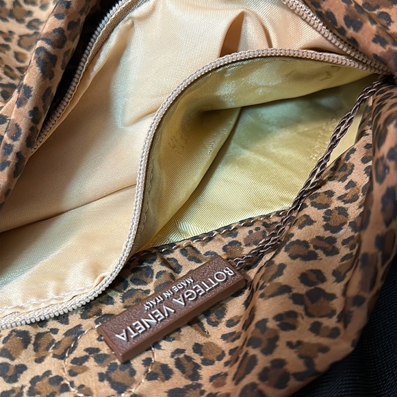 Bottega Veneta Leopard Slouch Shoulder Bag - Picture 13 of 16